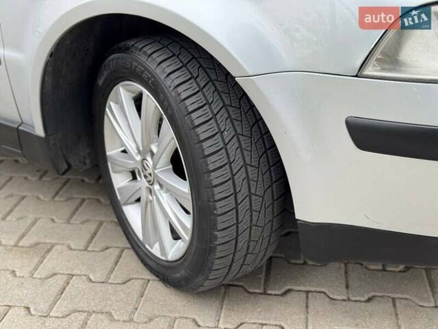 Сірий Фольксваген Пассат, об'ємом двигуна 1.6 л та пробігом 258 тис. км за 4450 $, фото 2 на Automoto.ua