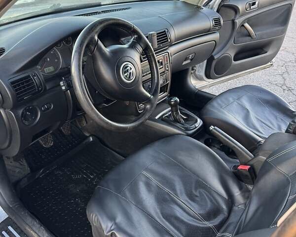 Серый Фольксваген Пассат, объемом двигателя 1.9 л и пробегом 305 тыс. км за 4600 $, фото 13 на Automoto.ua