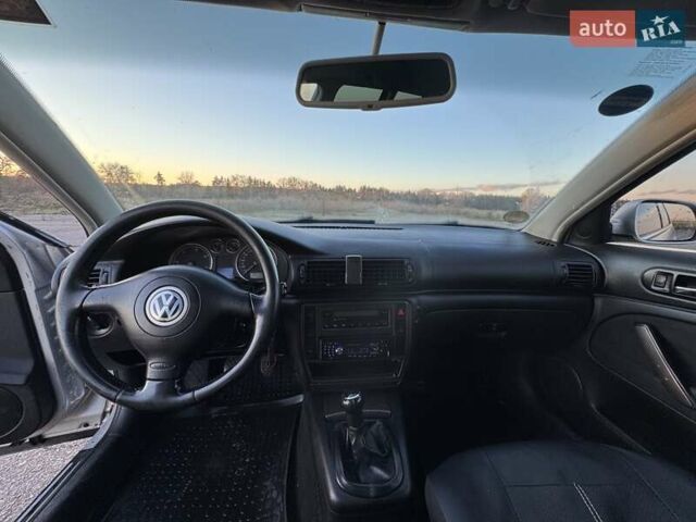 Серый Фольксваген Пассат, объемом двигателя 1.9 л и пробегом 305 тыс. км за 4600 $, фото 16 на Automoto.ua