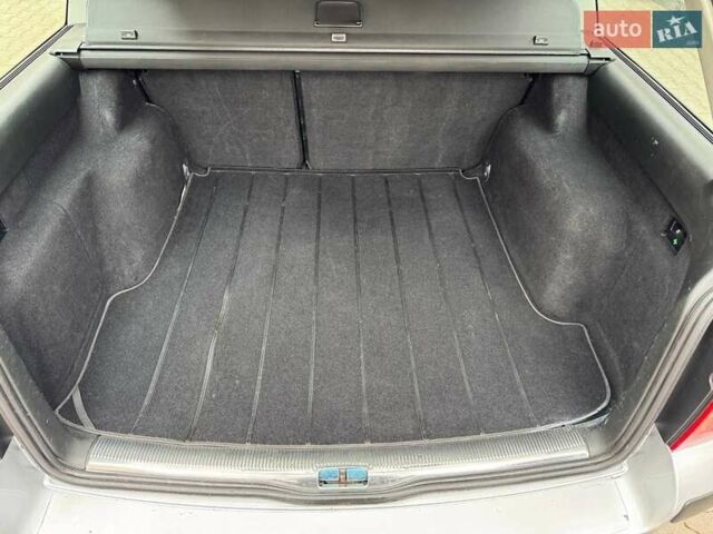 Сірий Фольксваген Пассат, об'ємом двигуна 1.6 л та пробігом 258 тис. км за 4450 $, фото 19 на Automoto.ua