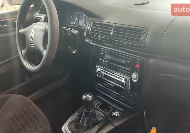 Серый Фольксваген Пассат, объемом двигателя 1.9 л и пробегом 299 тыс. км за 4050 $, фото 6 на Automoto.ua