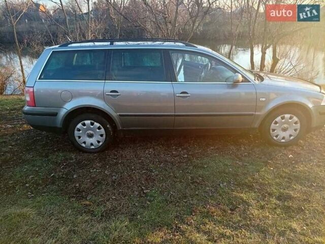 Серый Фольксваген Пассат, объемом двигателя 1.6 л и пробегом 300 тыс. км за 4800 $, фото 1 на Automoto.ua