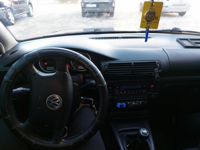 Сірий Фольксваген Пассат, об'ємом двигуна 2 л та пробігом 296 тис. км за 4200 $, фото 5 на Automoto.ua