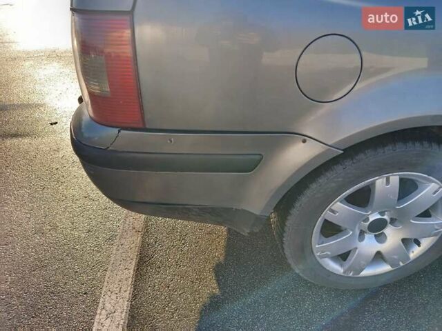 Серый Фольксваген Пассат, объемом двигателя 1.9 л и пробегом 386 тыс. км за 4900 $, фото 9 на Automoto.ua