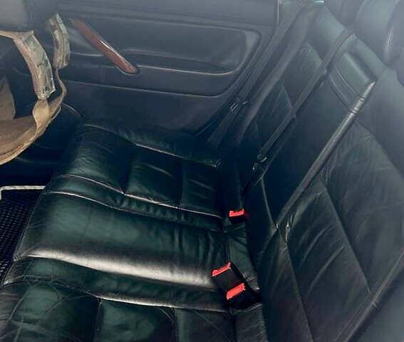 Серый Фольксваген Пассат, объемом двигателя 2.5 л и пробегом 330 тыс. км за 5000 $, фото 8 на Automoto.ua