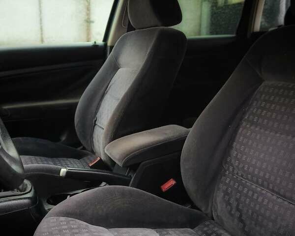 Сірий Фольксваген Пассат, об'ємом двигуна 1.6 л та пробігом 253 тис. км за 4300 $, фото 14 на Automoto.ua