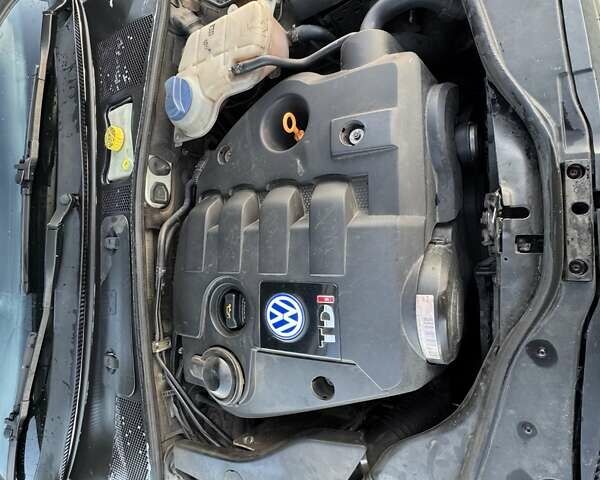 Серый Фольксваген Пассат, объемом двигателя 1.9 л и пробегом 305 тыс. км за 4600 $, фото 17 на Automoto.ua