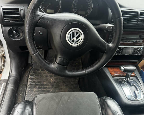 Серый Фольксваген Пассат, объемом двигателя 1.9 л и пробегом 280 тыс. км за 4300 $, фото 9 на Automoto.ua