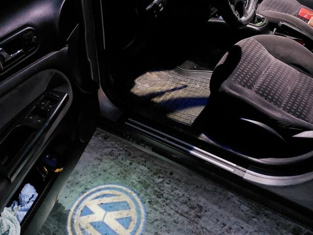 Сірий Фольксваген Пассат, об'ємом двигуна 2 л та пробігом 296 тис. км за 4200 $, фото 7 на Automoto.ua