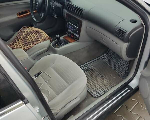 Серый Фольксваген Пассат, объемом двигателя 1.98 л и пробегом 414 тыс. км за 4250 $, фото 4 на Automoto.ua