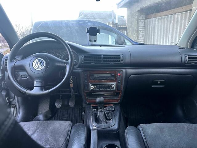 Серый Фольксваген Пассат, объемом двигателя 1.9 л и пробегом 317 тыс. км за 2362 $, фото 6 на Automoto.ua