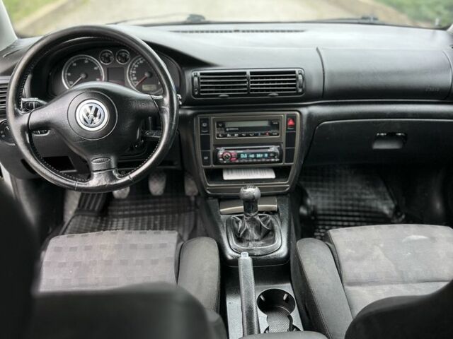 Серый Фольксваген Пассат, объемом двигателя 1.9 л и пробегом 340 тыс. км за 2600 $, фото 3 на Automoto.ua