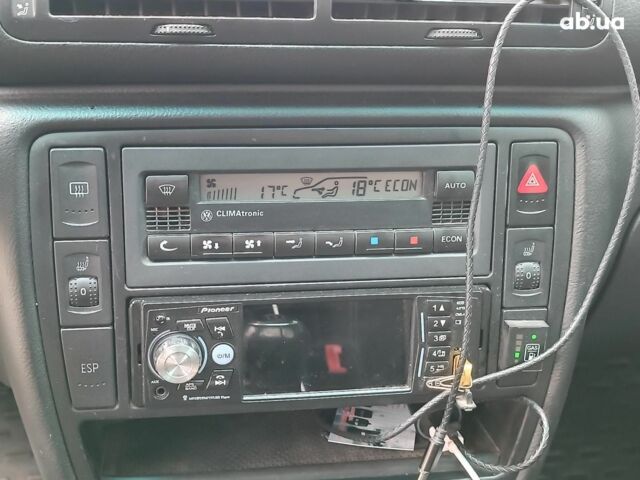 Серый Фольксваген Пассат, объемом двигателя 2 л и пробегом 299 тыс. км за 4690 $, фото 16 на Automoto.ua