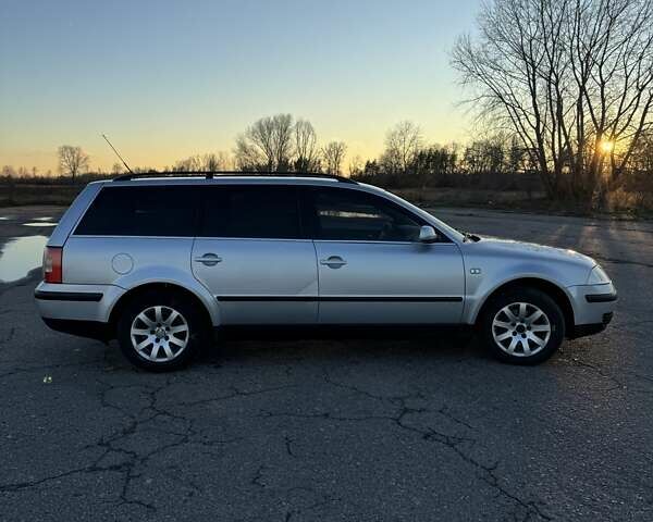 Серый Фольксваген Пассат, объемом двигателя 1.9 л и пробегом 305 тыс. км за 4600 $, фото 9 на Automoto.ua