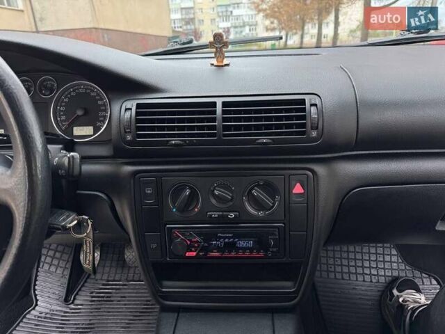 Сірий Фольксваген Пассат, об'ємом двигуна 1.6 л та пробігом 258 тис. км за 4450 $, фото 26 на Automoto.ua