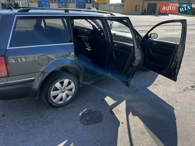 Сірий Фольксваген Пассат, об'ємом двигуна 2.5 л та пробігом 300 тис. км за 3800 $, фото 2 на Automoto.ua