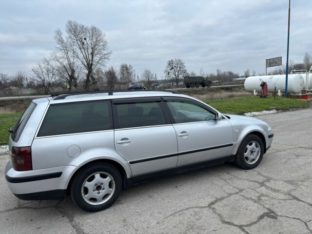 Серый Фольксваген Пассат, объемом двигателя 2 л и пробегом 300 тыс. км за 4000 $, фото 2 на Automoto.ua