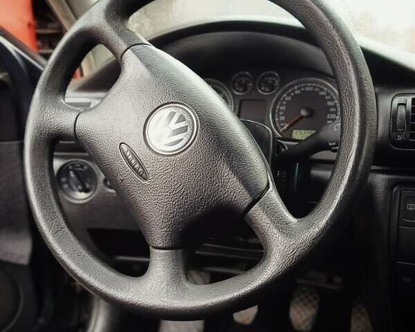 Сірий Фольксваген Пассат, об'ємом двигуна 1.6 л та пробігом 253 тис. км за 4300 $, фото 11 на Automoto.ua