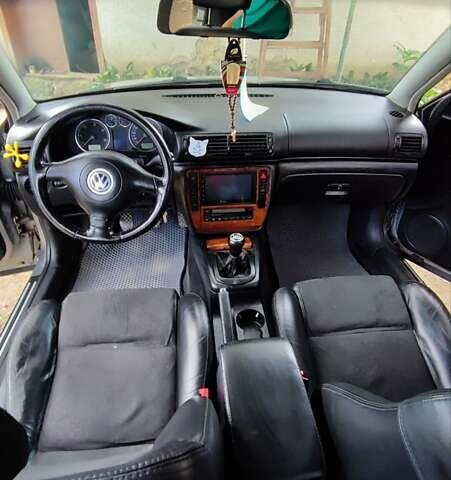 Серый Фольксваген Пассат, объемом двигателя 1.9 л и пробегом 337 тыс. км за 4250 $, фото 12 на Automoto.ua