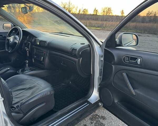 Серый Фольксваген Пассат, объемом двигателя 1.9 л и пробегом 305 тыс. км за 4600 $, фото 10 на Automoto.ua