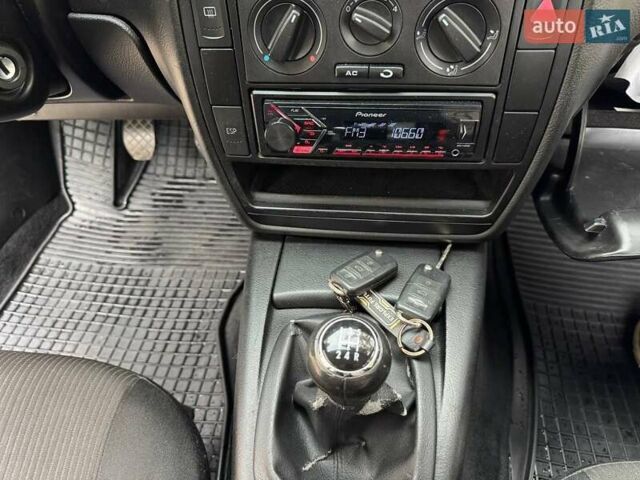 Сірий Фольксваген Пассат, об'ємом двигуна 1.6 л та пробігом 258 тис. км за 4450 $, фото 28 на Automoto.ua