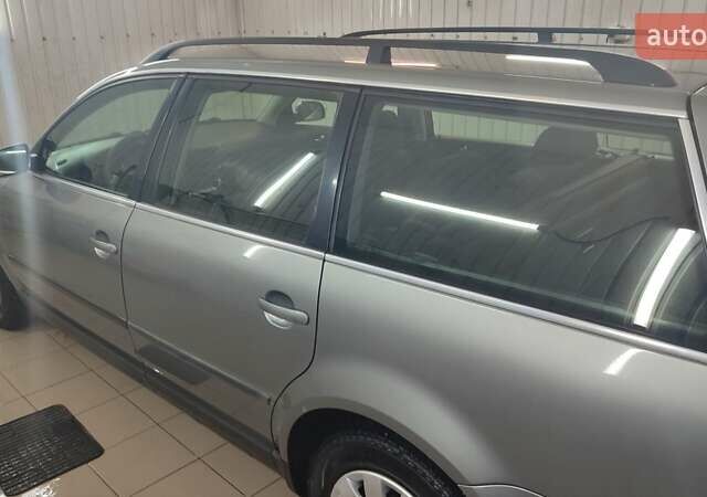 Серый Фольксваген Пассат, объемом двигателя 1.9 л и пробегом 299 тыс. км за 4050 $, фото 2 на Automoto.ua