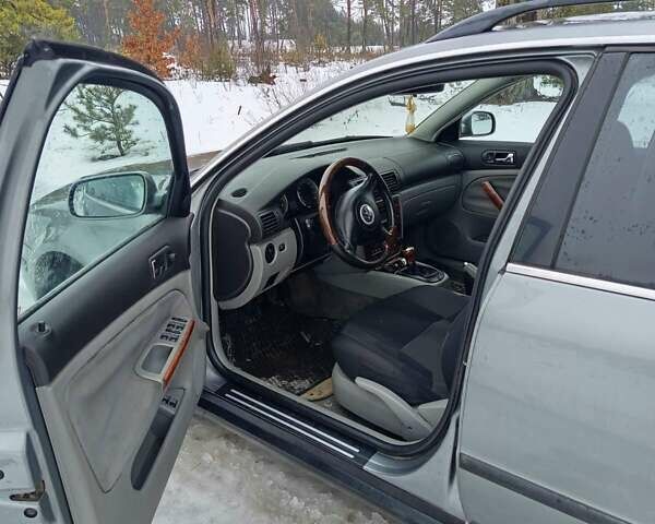 Серый Фольксваген Пассат, объемом двигателя 1.78 л и пробегом 300 тыс. км за 3950 $, фото 5 на Automoto.ua