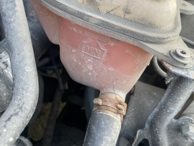 Серый Фольксваген Пассат, объемом двигателя 1.9 л и пробегом 300 тыс. км за 1900 $, фото 18 на Automoto.ua