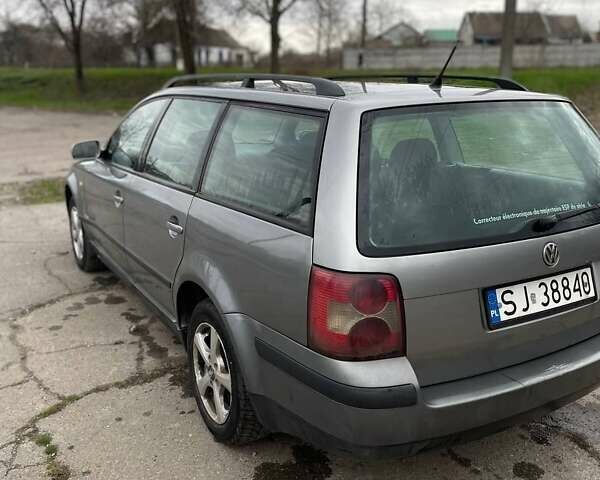 Сірий Фольксваген Пассат, об'ємом двигуна 1.9 л та пробігом 300 тис. км за 2300 $, фото 4 на Automoto.ua