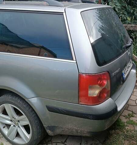 Серый Фольксваген Пассат, объемом двигателя 1.6 л и пробегом 318 тыс. км за 4950 $, фото 11 на Automoto.ua