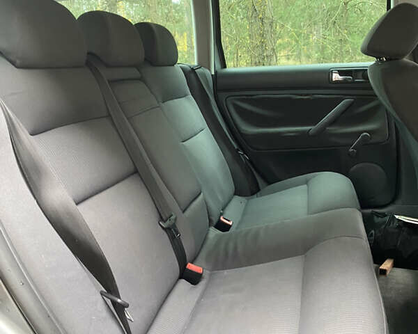 Сірий Фольксваген Пассат, об'ємом двигуна 1.6 л та пробігом 162 тис. км за 4700 $, фото 13 на Automoto.ua