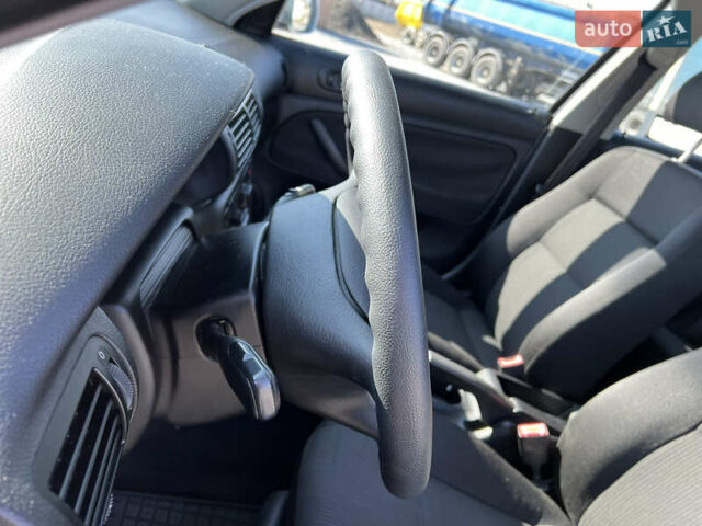 Серый Фольксваген Пассат, объемом двигателя 1.6 л и пробегом 198 тыс. км за 4400 $, фото 17 на Automoto.ua