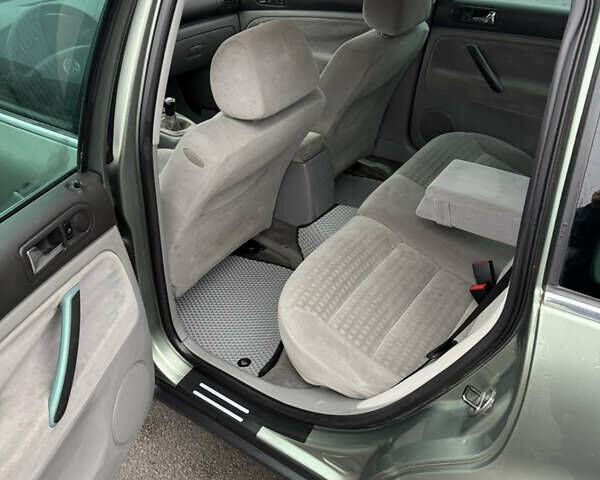 Серый Фольксваген Пассат, объемом двигателя 2 л и пробегом 280 тыс. км за 5400 $, фото 10 на Automoto.ua