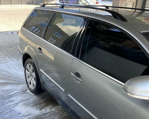 Серый Фольксваген Пассат, объемом двигателя 1.9 л и пробегом 295 тыс. км за 4750 $, фото 12 на Automoto.ua