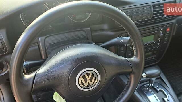 Серый Фольксваген Пассат, объемом двигателя 2.5 л и пробегом 298 тыс. км за 3999 $, фото 14 на Automoto.ua