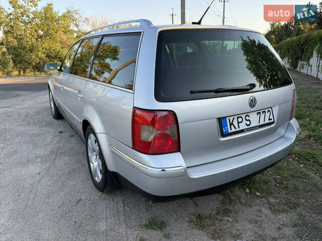 Серый Фольксваген Пассат, объемом двигателя 2.5 л и пробегом 280 тыс. км за 2800 $, фото 3 на Automoto.ua