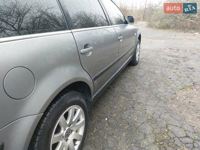 Серый Фольксваген Пассат, объемом двигателя 1.9 л и пробегом 450 тыс. км за 3950 $, фото 48 на Automoto.ua