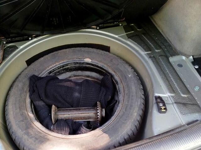 Сірий Фольксваген Пассат, об'ємом двигуна 2.5 л та пробігом 482 тис. км за 4700 $, фото 4 на Automoto.ua