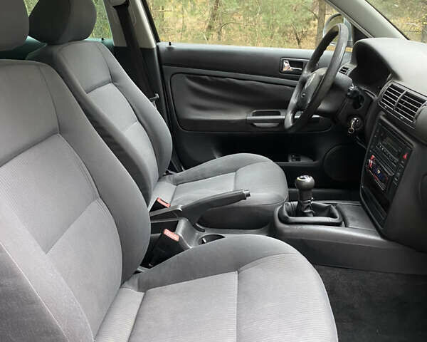 Сірий Фольксваген Пассат, об'ємом двигуна 1.6 л та пробігом 162 тис. км за 4700 $, фото 10 на Automoto.ua