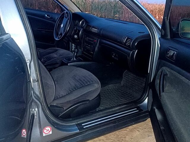 Серый Фольксваген Пассат, объемом двигателя 1.9 л и пробегом 290 тыс. км за 4400 $, фото 8 на Automoto.ua