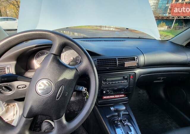 Сірий Фольксваген Пассат, об'ємом двигуна 1.9 л та пробігом 265 тис. км за 4500 $, фото 15 на Automoto.ua