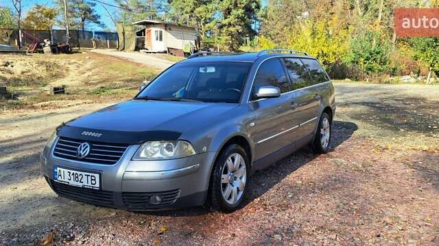 Серый Фольксваген Пассат, объемом двигателя 2.5 л и пробегом 298 тыс. км за 3999 $, фото 1 на Automoto.ua