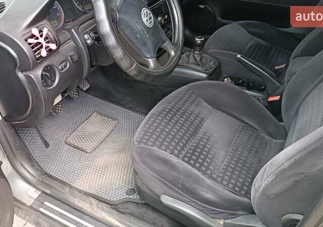 Серый Фольксваген Пассат, объемом двигателя 1.6 л и пробегом 318 тыс. км за 4950 $, фото 9 на Automoto.ua