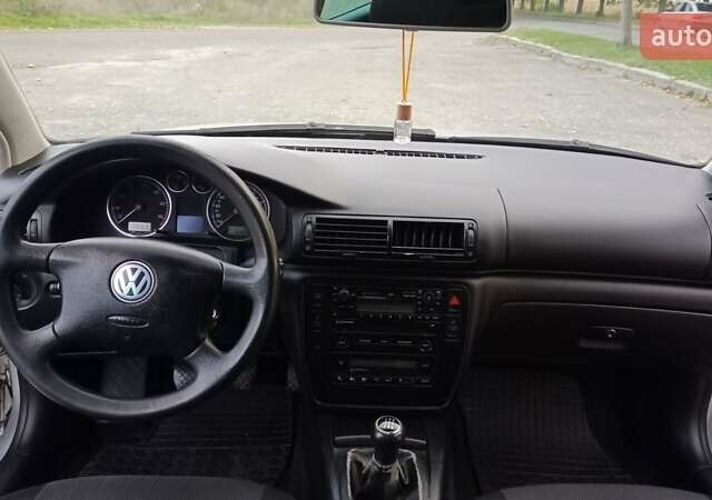 Серый Фольксваген Пассат, объемом двигателя 1.6 л и пробегом 271 тыс. км за 3599 $, фото 6 на Automoto.ua