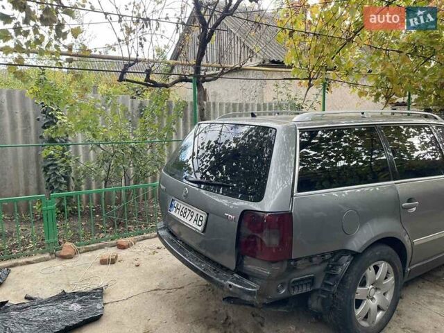 Серый Фольксваген Пассат, объемом двигателя 1.9 л и пробегом 300 тыс. км за 2500 $, фото 1 на Automoto.ua