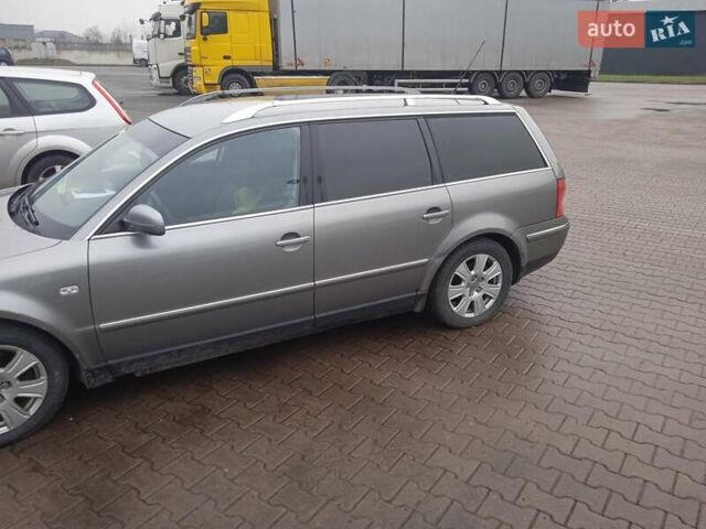 Серый Фольксваген Пассат, объемом двигателя 2.5 л и пробегом 321 тыс. км за 6000 $, фото 5 на Automoto.ua
