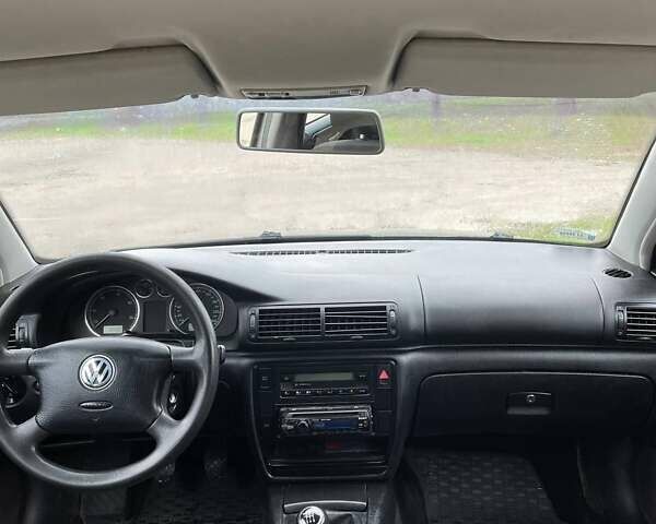 Сірий Фольксваген Пассат, об'ємом двигуна 1.9 л та пробігом 300 тис. км за 2300 $, фото 8 на Automoto.ua