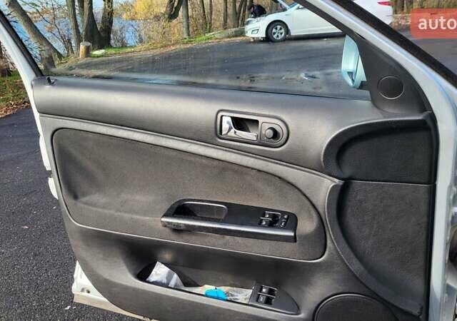 Сірий Фольксваген Пассат, об'ємом двигуна 1.9 л та пробігом 265 тис. км за 4500 $, фото 18 на Automoto.ua