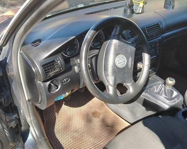 Серый Фольксваген Пассат, объемом двигателя 1.98 л и пробегом 260 тыс. км за 3500 $, фото 3 на Automoto.ua