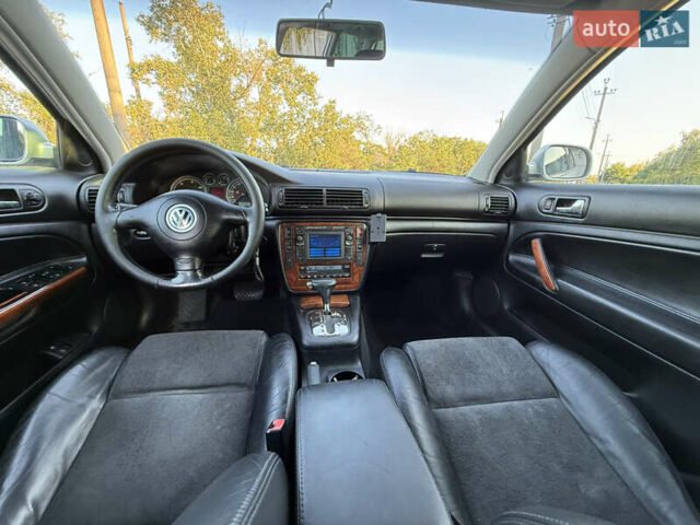 Серый Фольксваген Пассат, объемом двигателя 2.5 л и пробегом 280 тыс. км за 2800 $, фото 4 на Automoto.ua